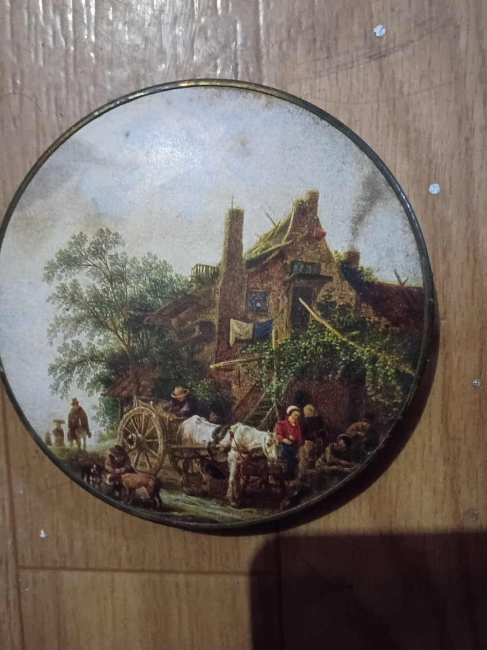 Vintage Round Compact Mirror with Pastoral Scene - Multi-Color